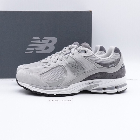 NEW Size 8.5 Men's New Balance 2002R Sneakers M2002RJD Light Dark Grey